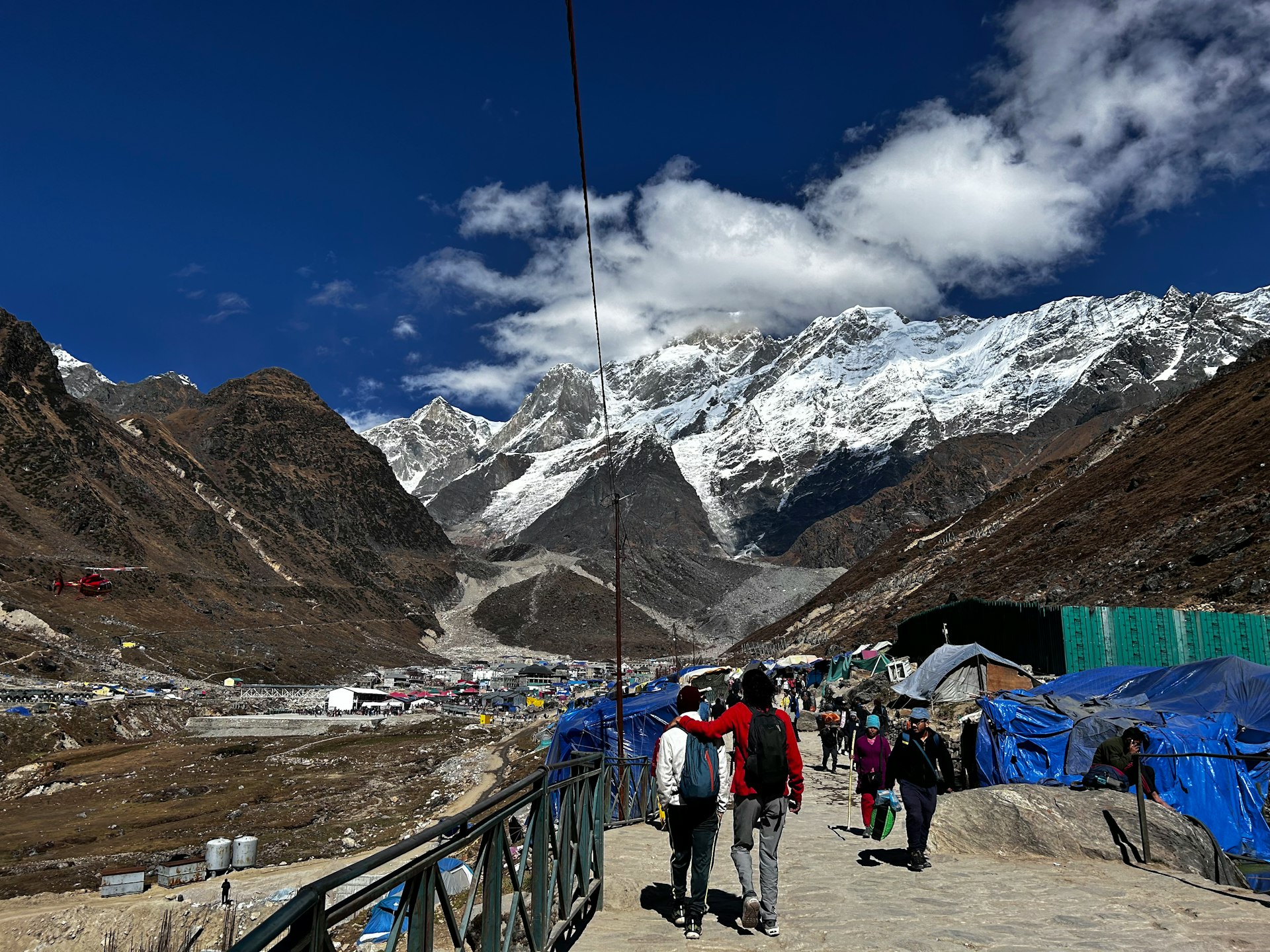 Kedarnath temple snow mountains